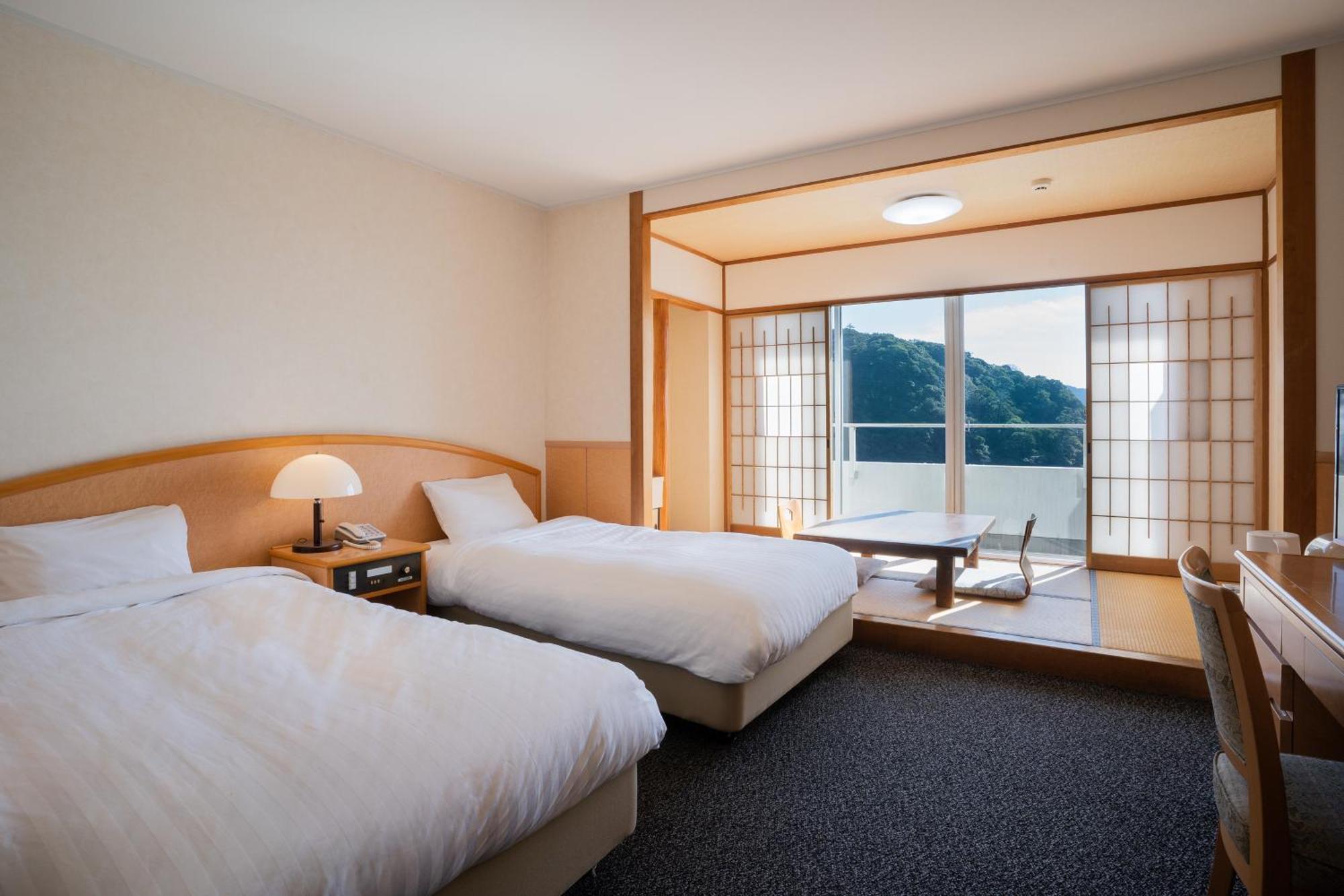 霧島国際ホテル 旅館 4*